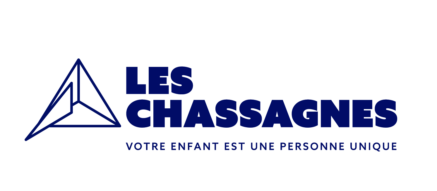 LESCHASSAGNES_LOGOTYPE-BASELINE-BLEU